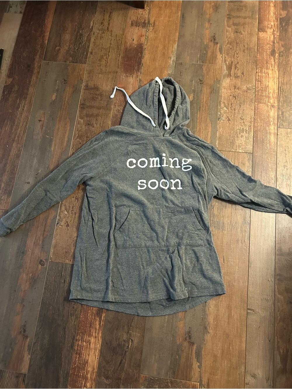 Maternity long sleeve hoodie. Size XL.
